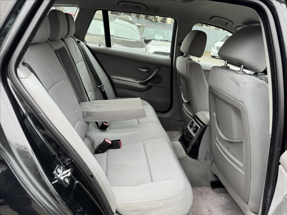 BMW Řada 3 Kombi 2,0 l 120 kw