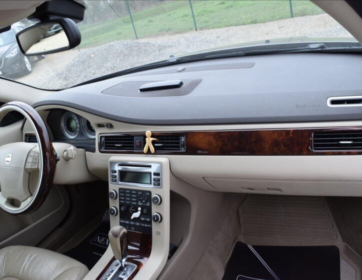 Volvo XC70 Kombi 2,4 l 120 kw