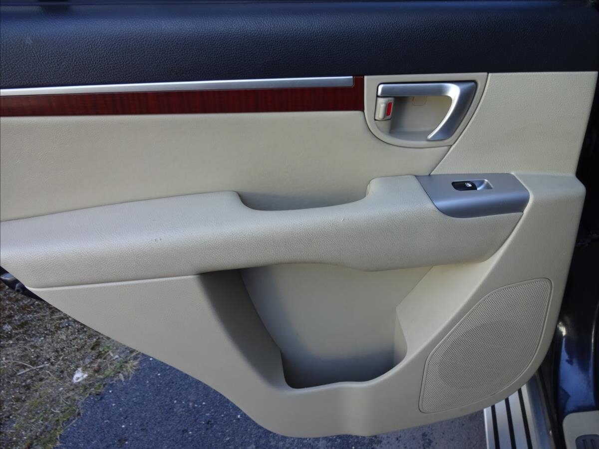 Hyundai Santa Fe SUV / Terénní 2,2 l 114 kw