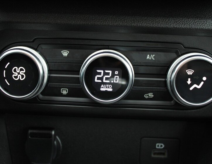 Dacia Sandero Hatchback 999,0 67 kw