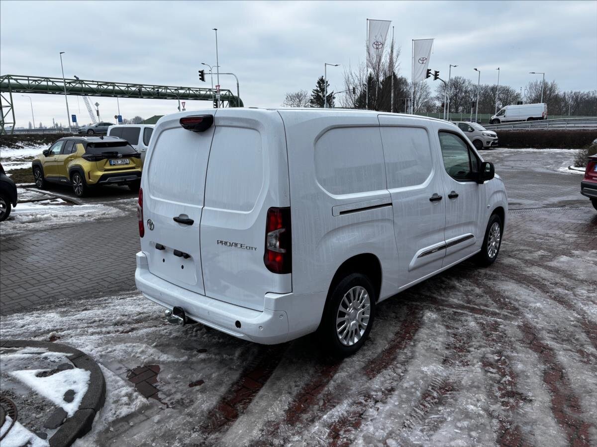 Toyota ProAce Skříň 1,5 l 96 kw