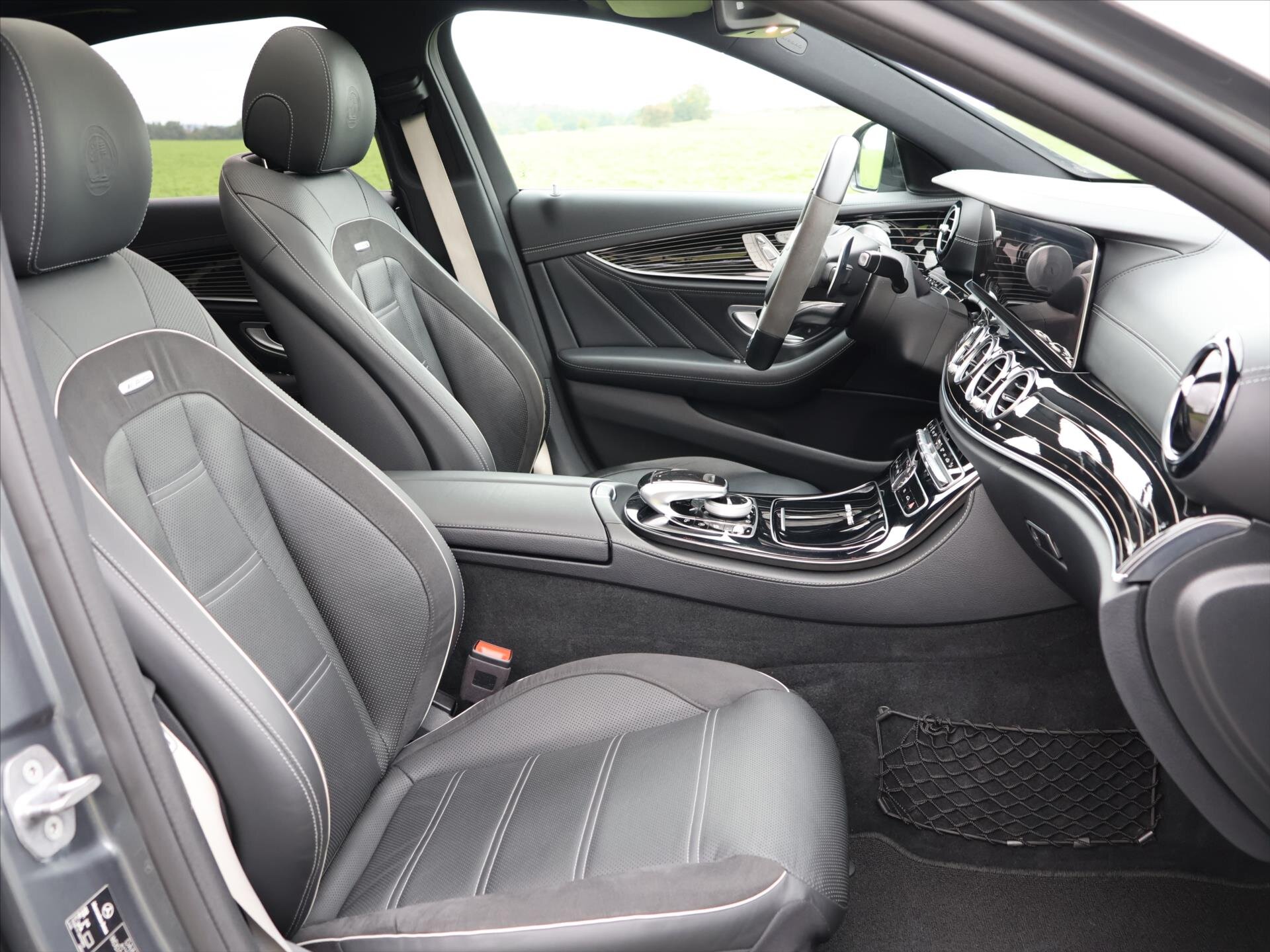 Mercedes-Benz Třídy E Sedan 4,0 l 450 kw