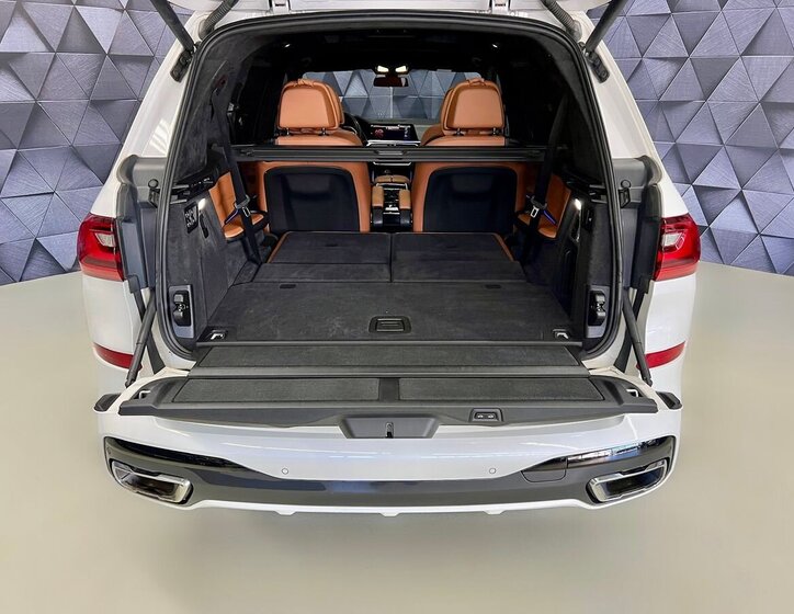 BMW X7 SUV / Terénní 3,0 l 250 kw