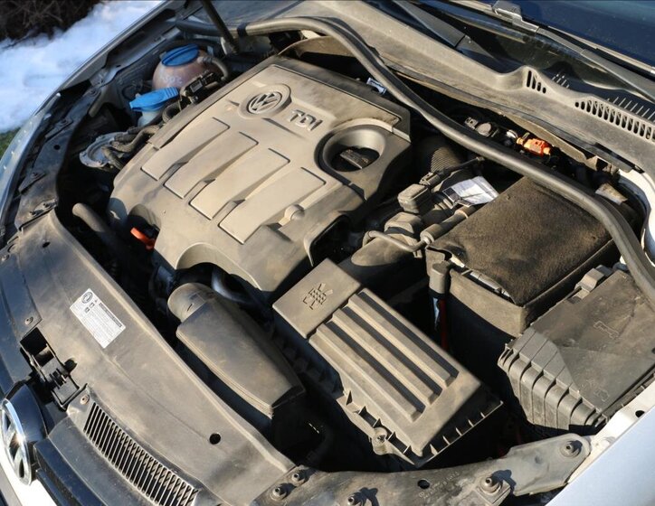 Volkswagen Golf Kombi 1,6 l 77 kw