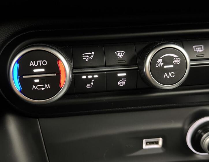 Alfa Romeo Stelvio 25