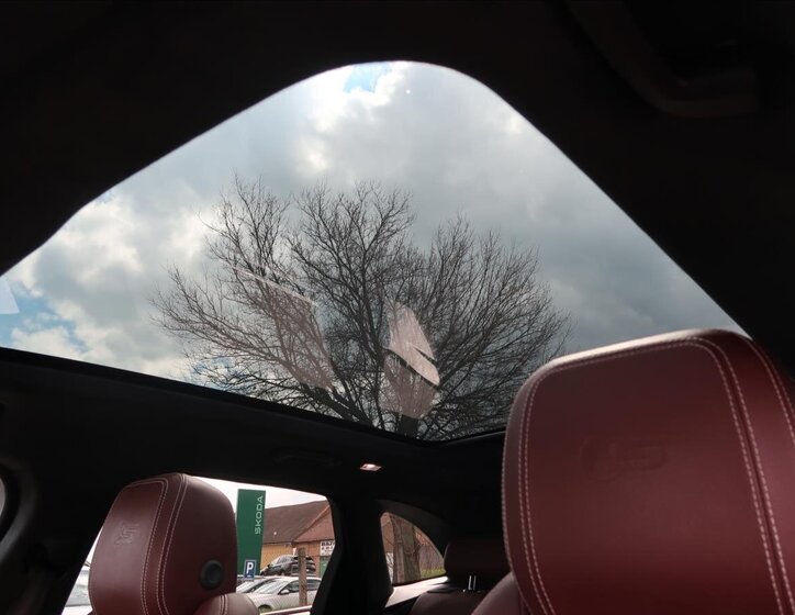 Jaguar F-Pace SUV / Terénní 3,0 l 280 kw