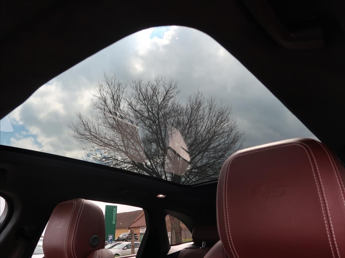 Jaguar F-Pace SUV / Terénní 3,0 l 280 kw