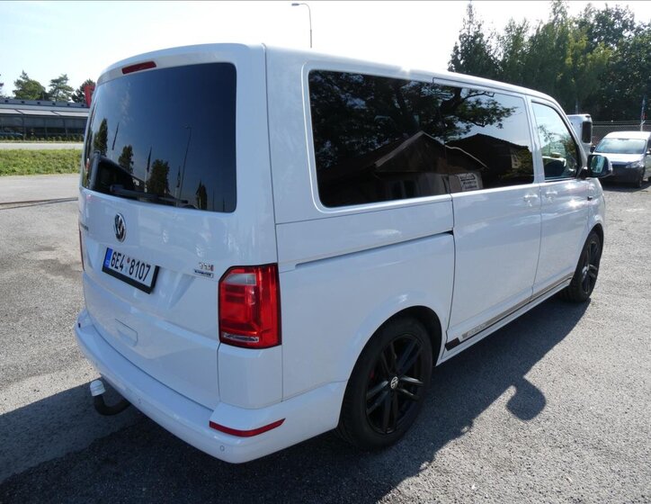 Volkswagen Multivan 9