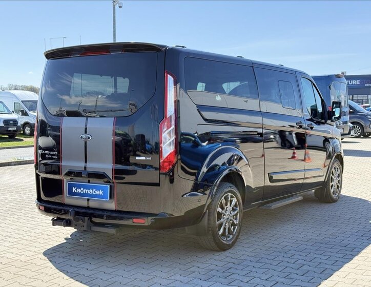 Ford Tourneo Custom MPV 2,0 l 136 kw