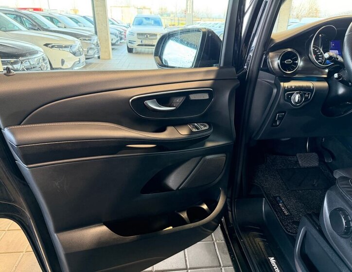 Mercedes-Benz Třídy V 9