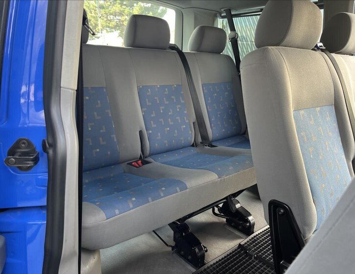 Volkswagen Caravelle MPV 2,5 l 96 kw