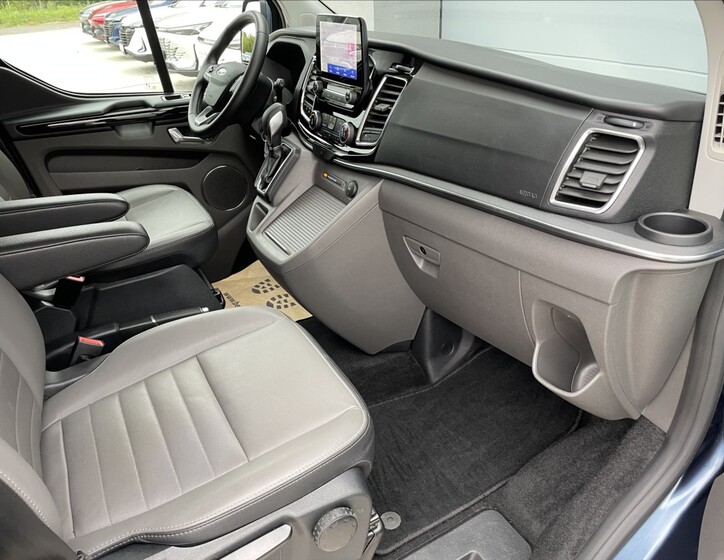 Ford Tourneo Custom 27