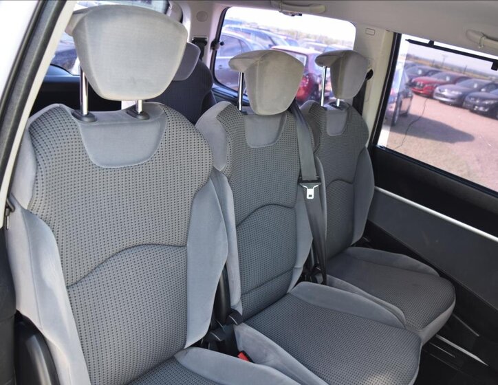 Peugeot 807 MPV 2,0 l 100 kw