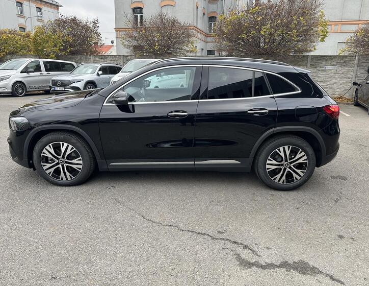 Mercedes-Benz GLA 4