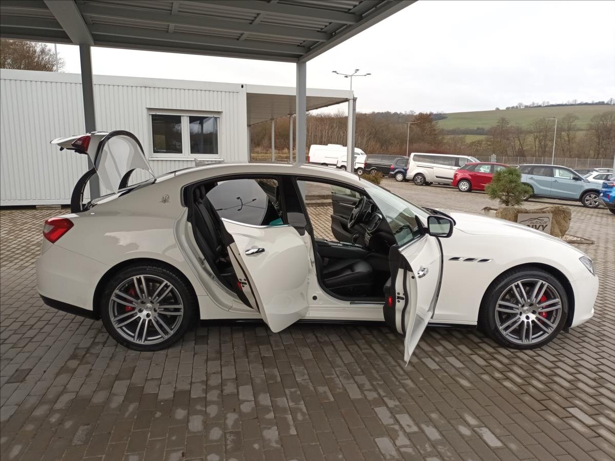 Maserati Ghibli Sedan 3,0 l 243 kw