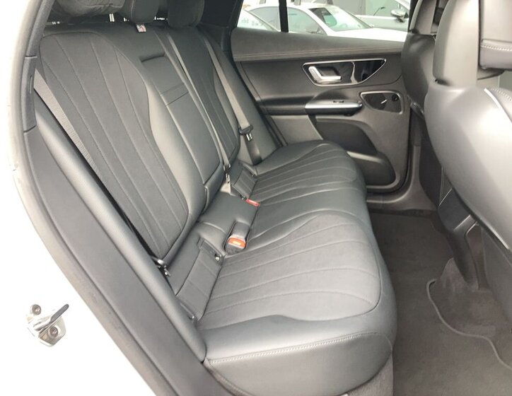 Mercedes-Benz EQE SUV / Terénní 0,0 215 kw