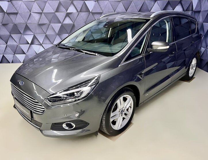Ford S-MAX 1