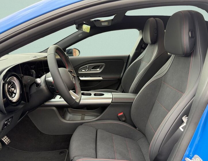 Mercedes-Benz CLA Sedan / Limuzína 2,0 l 140 kw