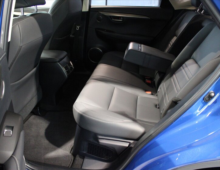 Lexus NX 300h SUV 2,5 l 145 kw