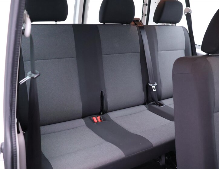 Volkswagen Transporter Kombi 2,0 l 110 kw