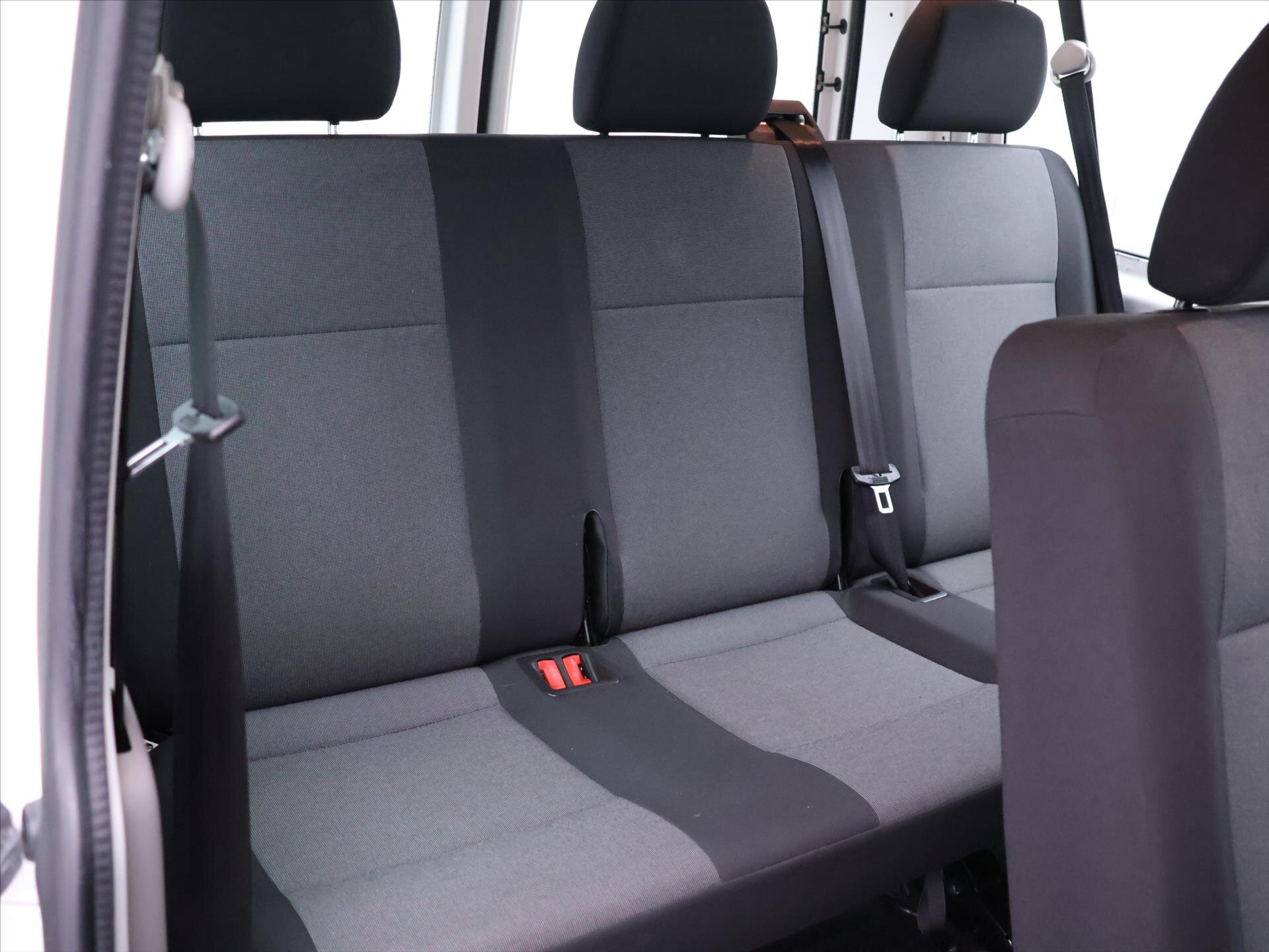 Volkswagen Transporter Kombi 2,0 l 110 kw