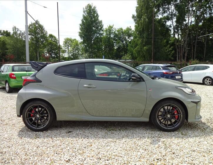 Toyota GR Yaris 8