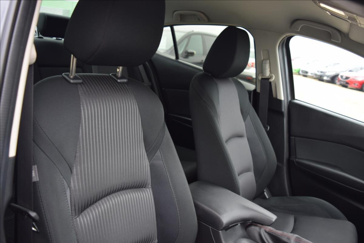 Mazda 3 Sedan 1,5 l 74 kw