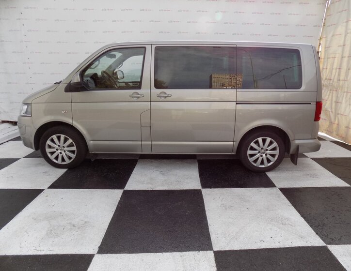 Volkswagen Multivan 2