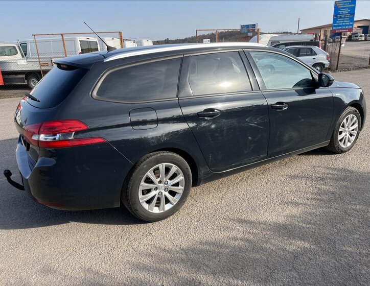 Peugeot 308 Kombi 1,5 l 96 kw