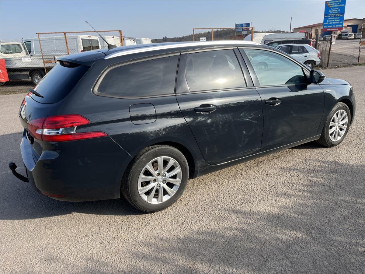 Peugeot 308 Kombi 1,5 l 96 kw