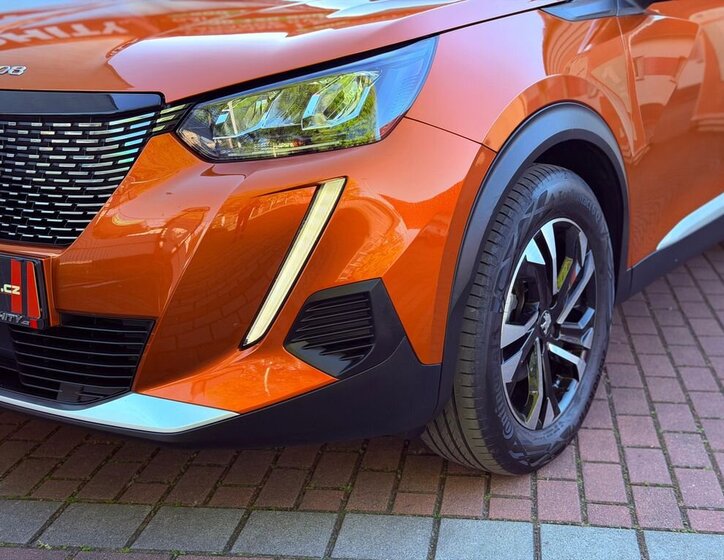 Peugeot 2008 Hatchback 1,2 l 74 kw