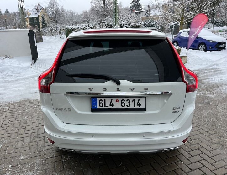 Volvo XC60 SUV 2,4 l 140 kw