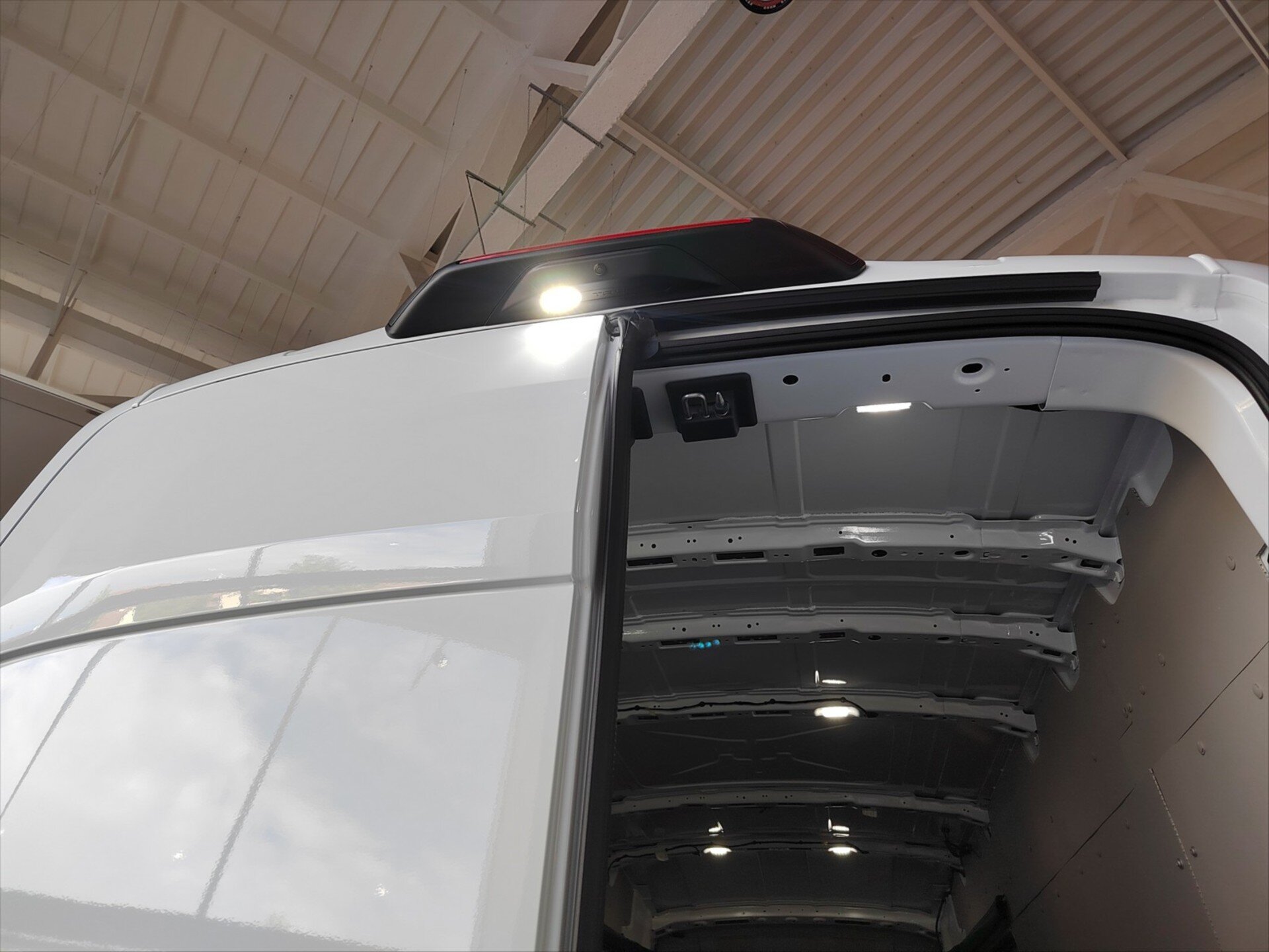 Ford Transit Ostatní 2,0 l 121 kw