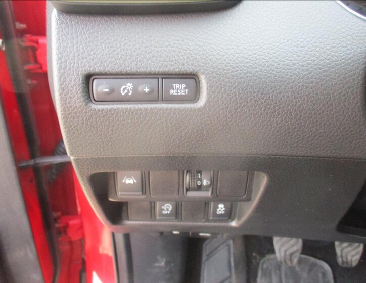 Nissan Qashqai SUV 1,6 l 96 kw