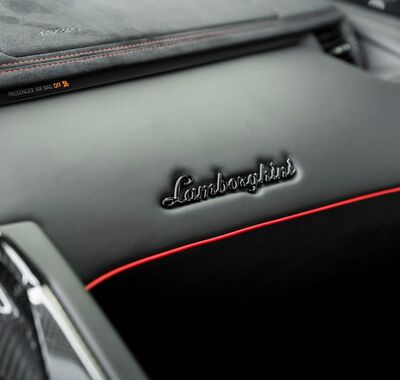 Lamborghini Aventador 35