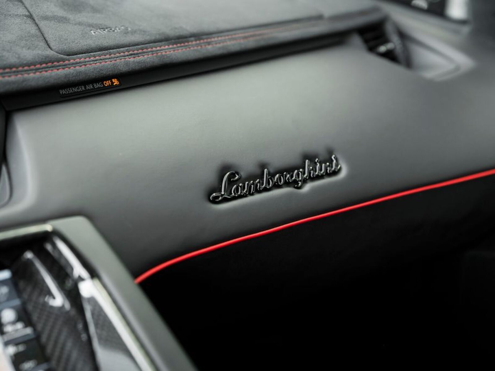 Lamborghini Aventador 35