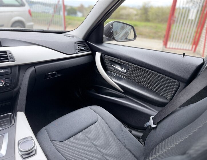 BMW Řada 3 Sedan / Limuzína 3,0 l 225 kw