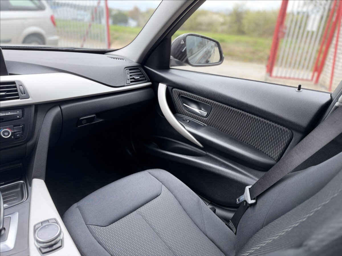 BMW Řada 3 Sedan / Limuzína 3,0 l 225 kw