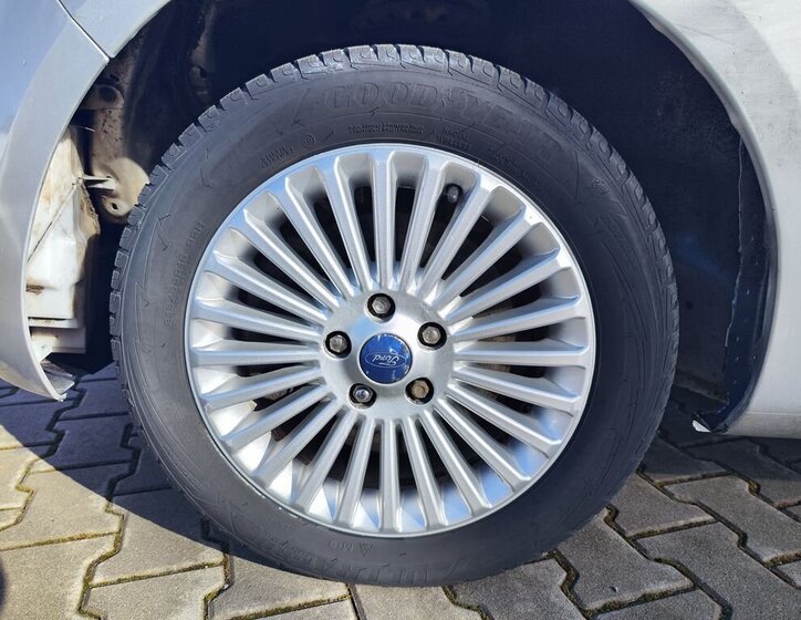 Ford Mondeo Kombi 2,0 l 103 kw