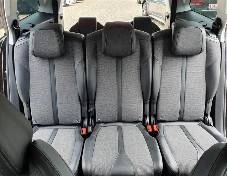 Peugeot 5008 SUV / Terénní 1,5 l 96 kw
