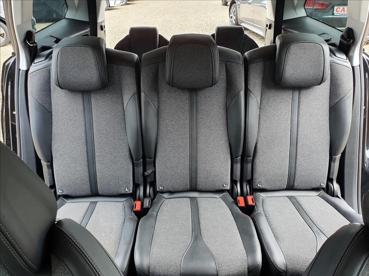 Peugeot 5008 SUV / Terénní 1,5 l 96 kw