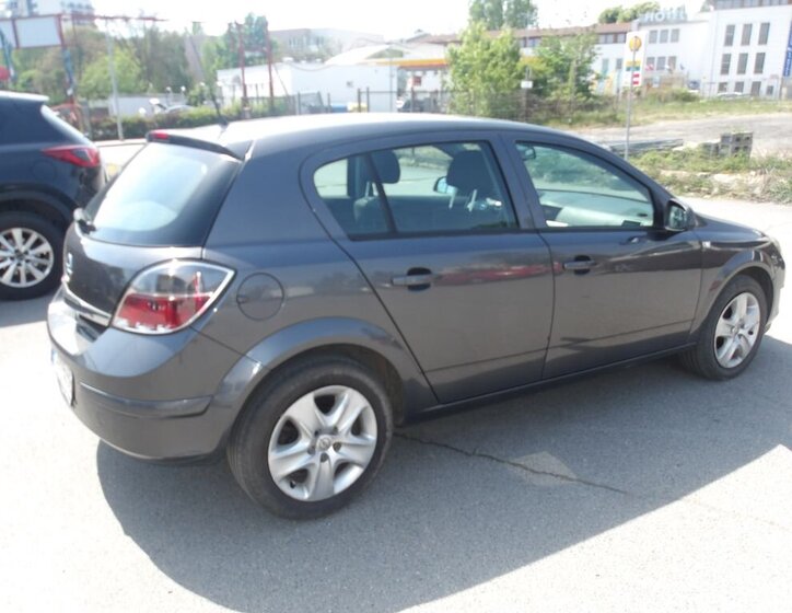 Opel Astra Hatchback 1,4 l 66 kw