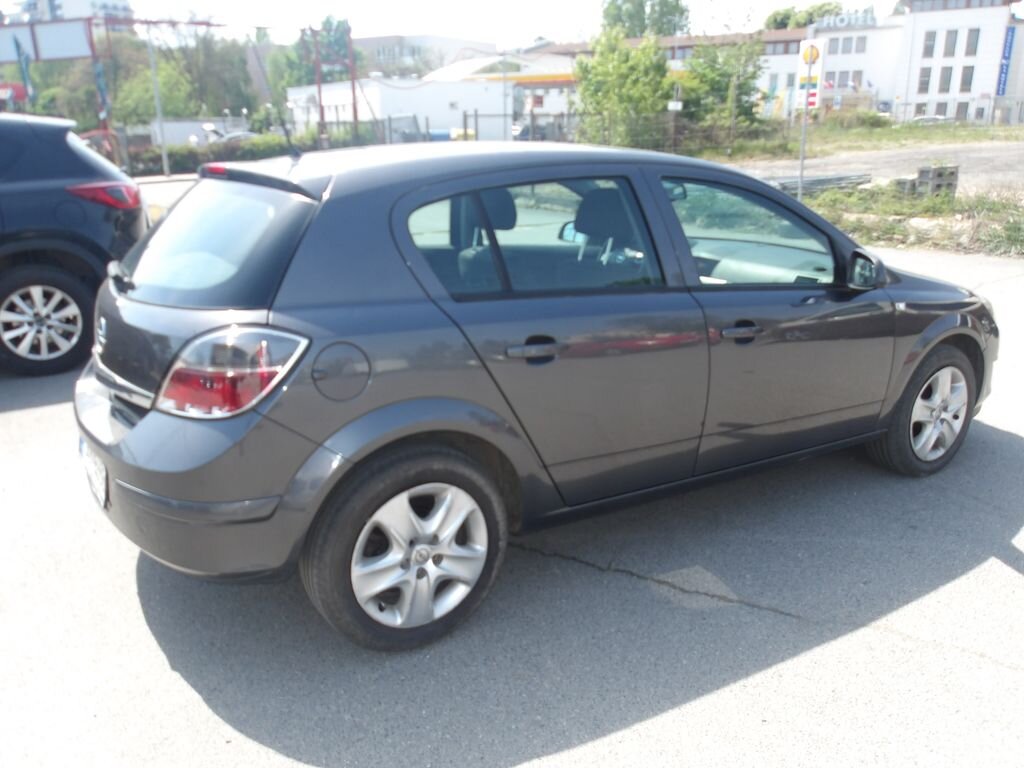 Opel Astra Hatchback 1,4 l 66 kw