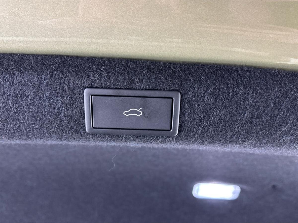 Škoda Superb Liftback 2,0 l 110 kw