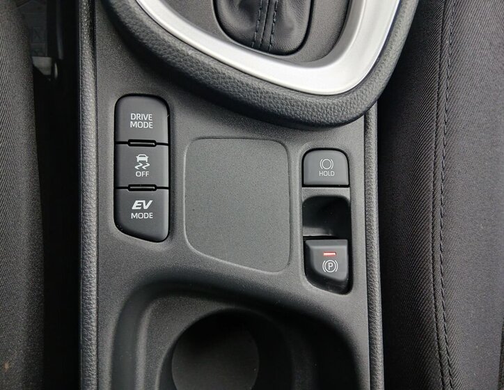 Toyota Yaris Cross 25