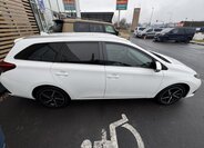Toyota Auris Kombi 1,6 l 97 kw