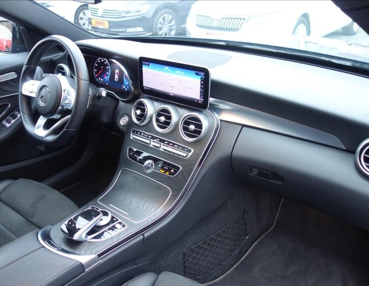 Mercedes-Benz Třídy C Sedan / Limuzína 2,0 l 143 kw