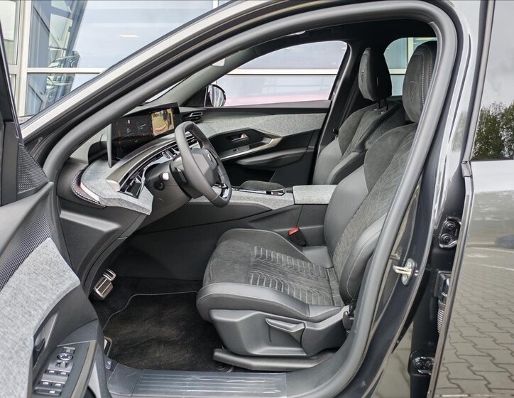 Peugeot 5008 SUV / Terénní 1,2 l 107 kw