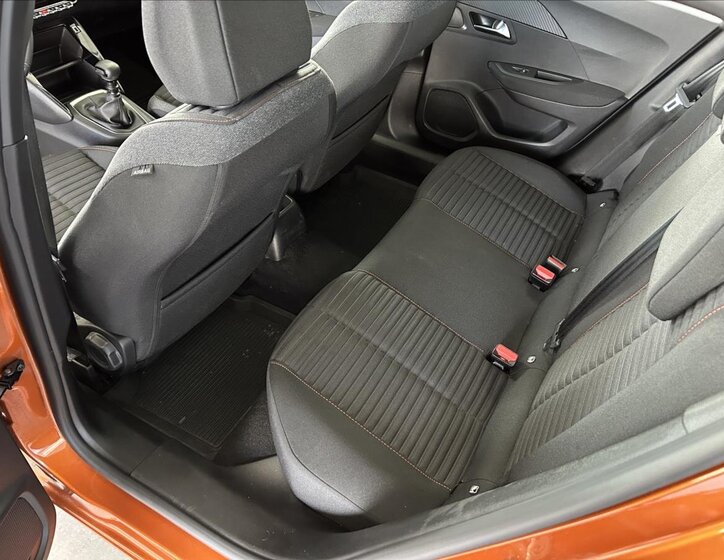 Peugeot 2008 SUV / Terénní 1,2 l 74 kw