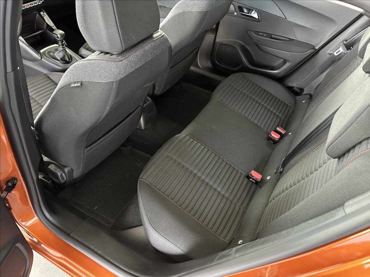 Peugeot 2008 SUV / Terénní 1,2 l 74 kw